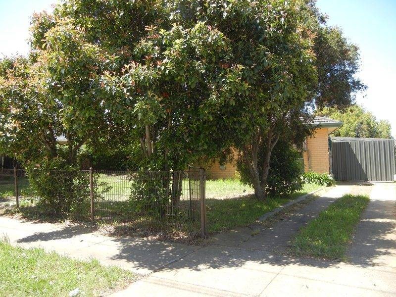 4 Malleehen Street, Werribee VIC 3030