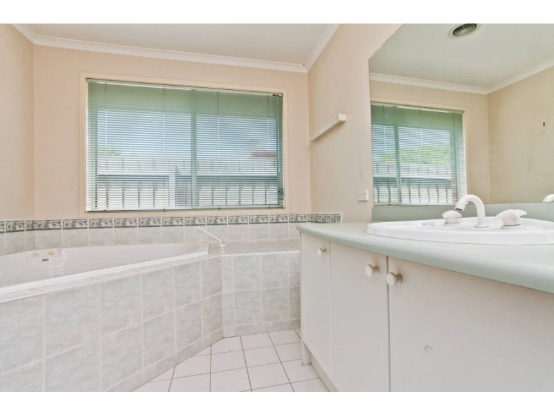 10 Conquest Drive, Werribee VIC 3030