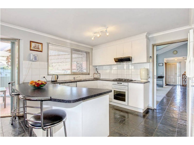 6 James Austin Place, Hoppers Crossing VIC 3029