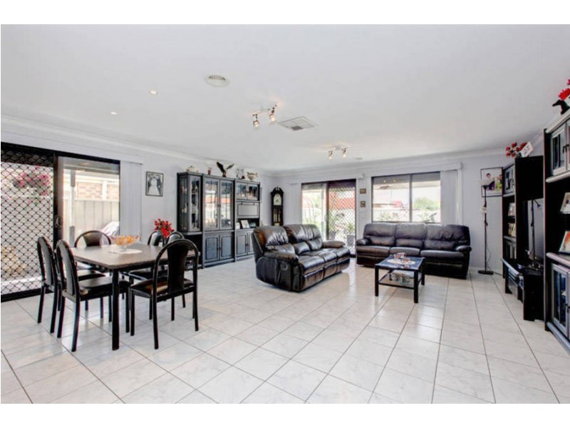 25 Knightsbridge Drive, Tarneit VIC 3029