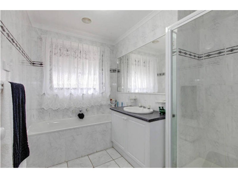 25 Knightsbridge Drive, Tarneit VIC 3029