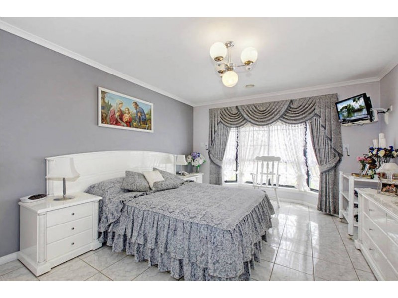 25 Knightsbridge Drive, Tarneit VIC 3029