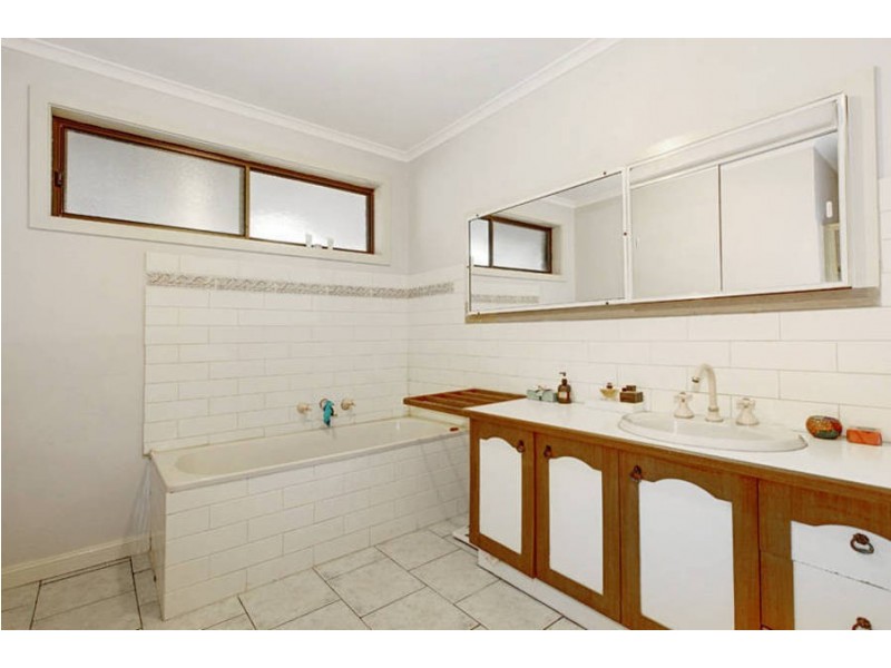 25 Bindowan Drive, Hoppers Crossing VIC 3029