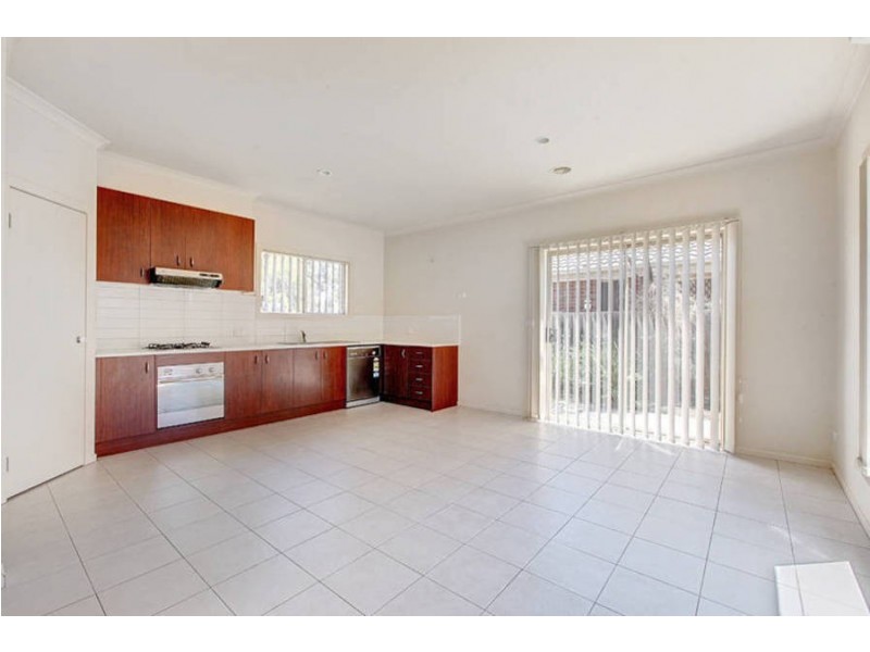 2/2-4 Rutman Close, Werribee VIC 3030