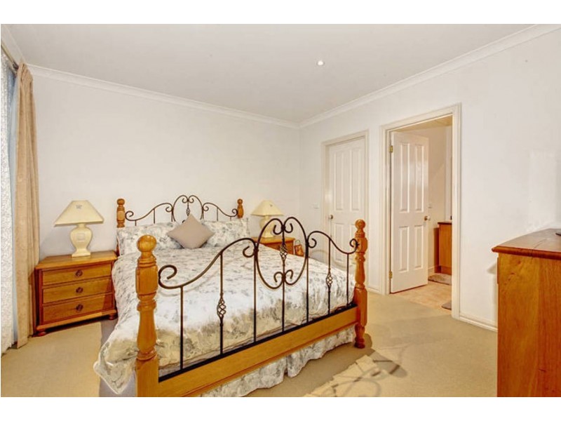 3/96-98 Thames Boulevard, Werribee VIC 3030