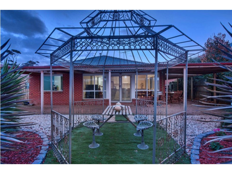 9 Charlotte Crescent, Wyndham Vale VIC 3024