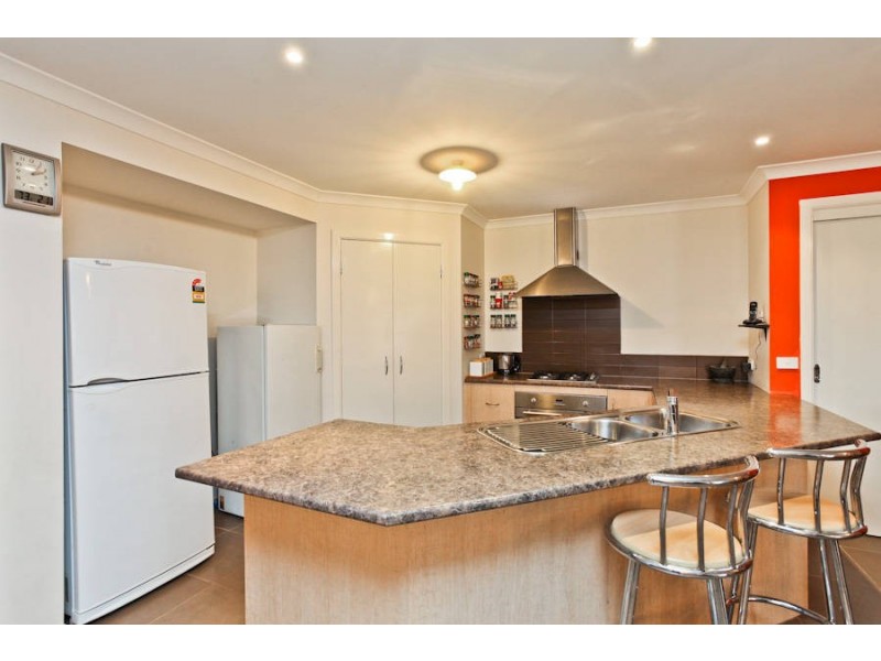 11 Edmund Drive, Tarneit VIC 3029