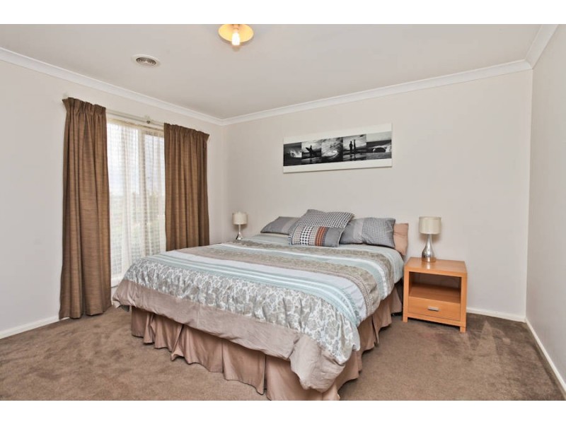 11 Edmund Drive, Tarneit VIC 3029