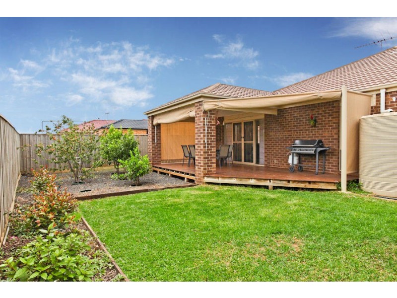 11 Edmund Drive, Tarneit VIC 3029