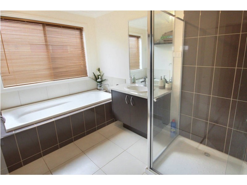 5 Kinglake Drive, Wyndham Vale VIC 3024