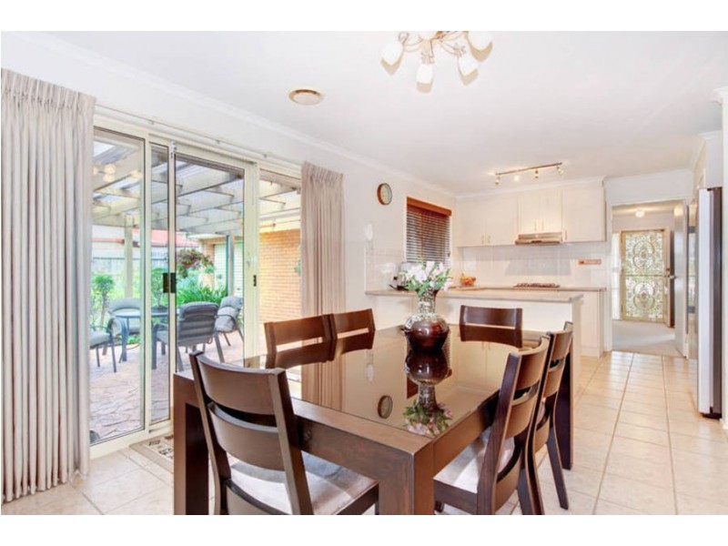 6 Chigwell Court, Hoppers Crossing VIC 3029