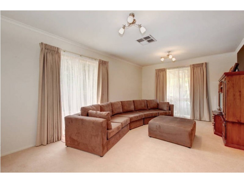 6 Chigwell Court, Hoppers Crossing VIC 3029