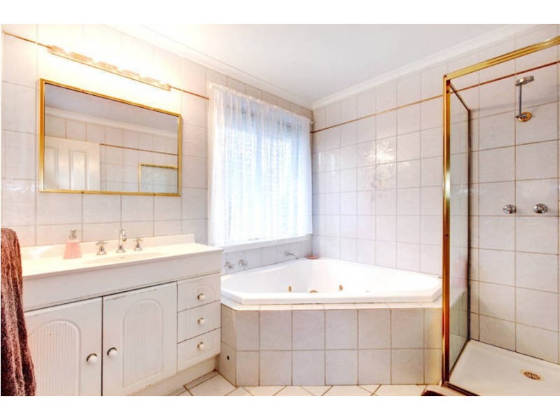 39 Roberts Avenue, Hoppers Crossing VIC 3029