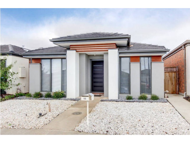 18 Bianca Boulevard, Tarneit VIC 3029