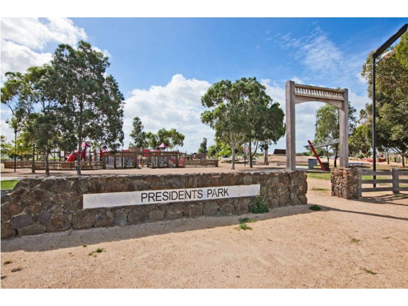 1/13 Bellinger Crescent, Wyndham Vale VIC 3024