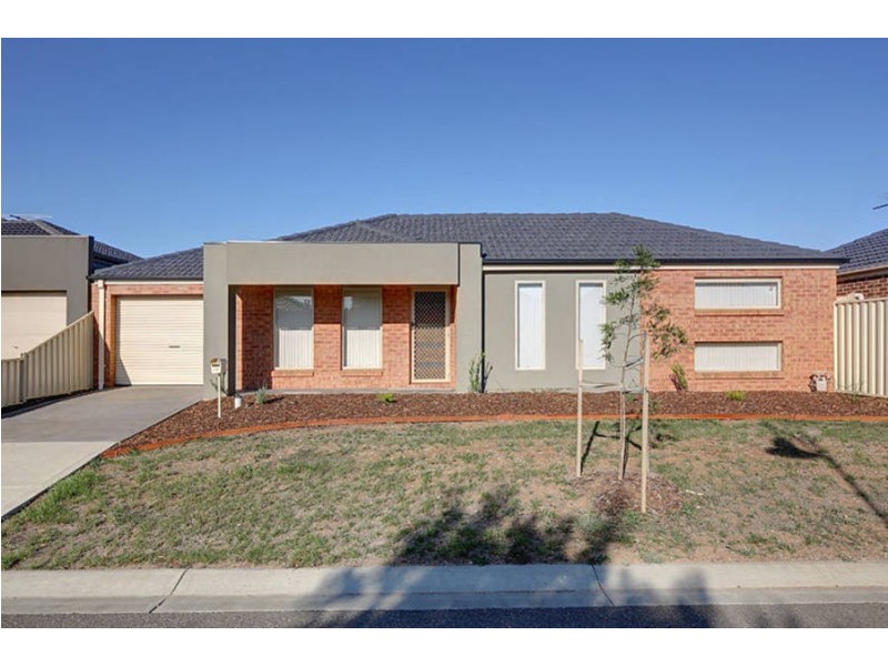 2/10 Vanderbilt Avenue, Truganina VIC 3029