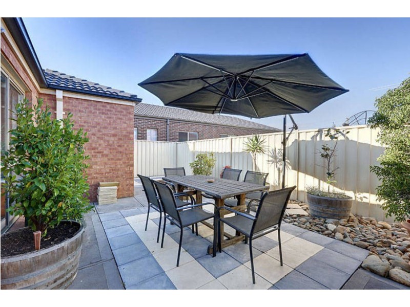 2/10 Vanderbilt Avenue, Truganina VIC 3029