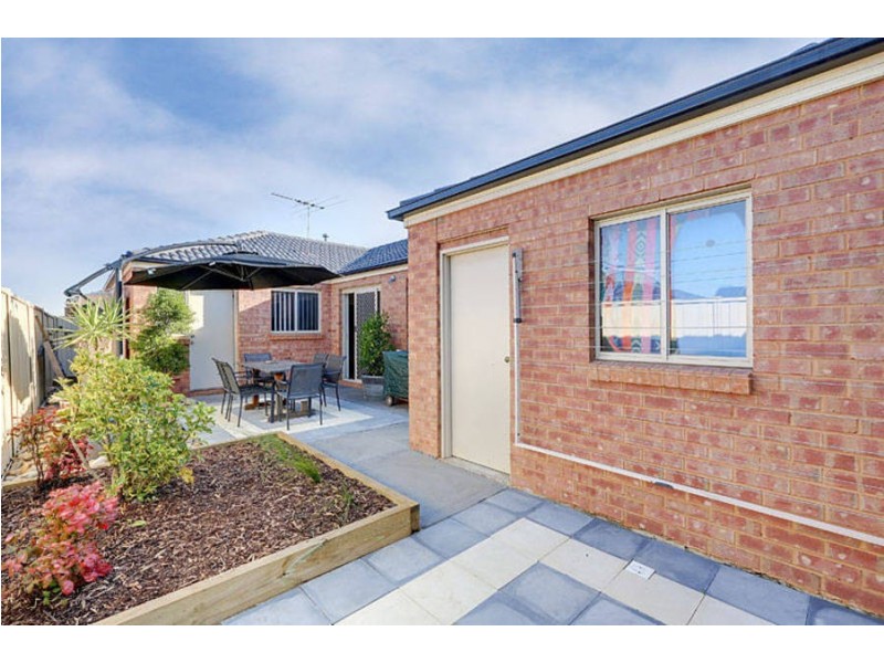 2/10 Vanderbilt Avenue, Truganina VIC 3029