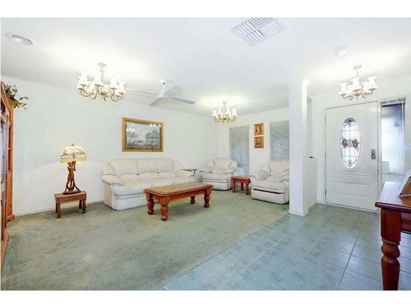 10 Carolyn Drive, Hoppers Crossing VIC 3029