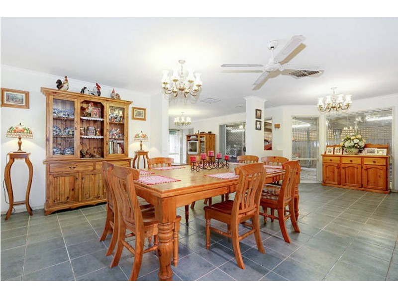 10 Carolyn Drive, Hoppers Crossing VIC 3029