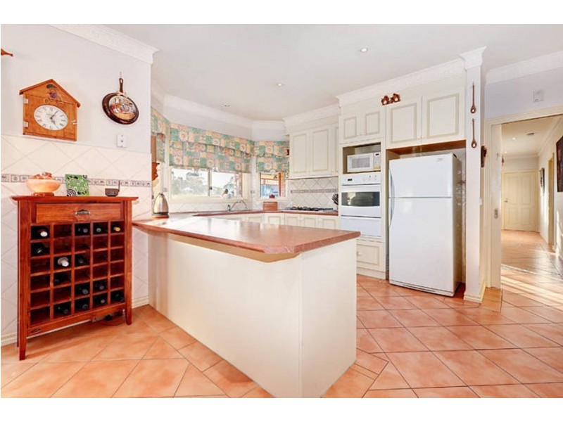 13 Pinecone Court, Werribee VIC 3030