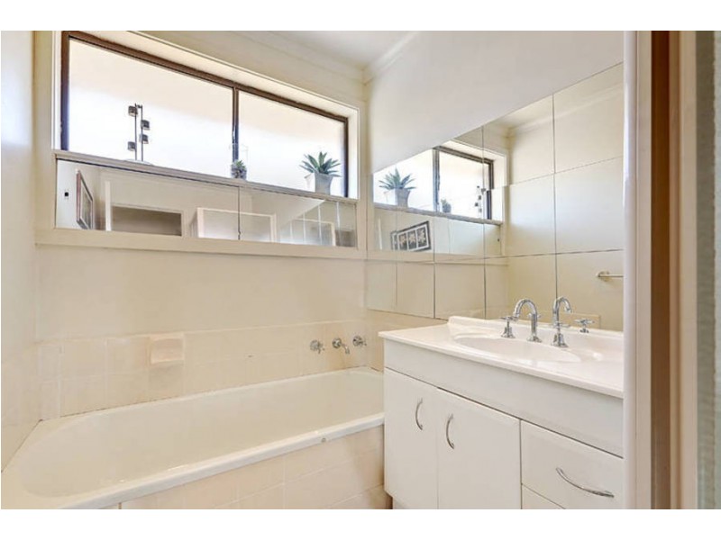 12 Tudor Court, Hoppers Crossing VIC 3029