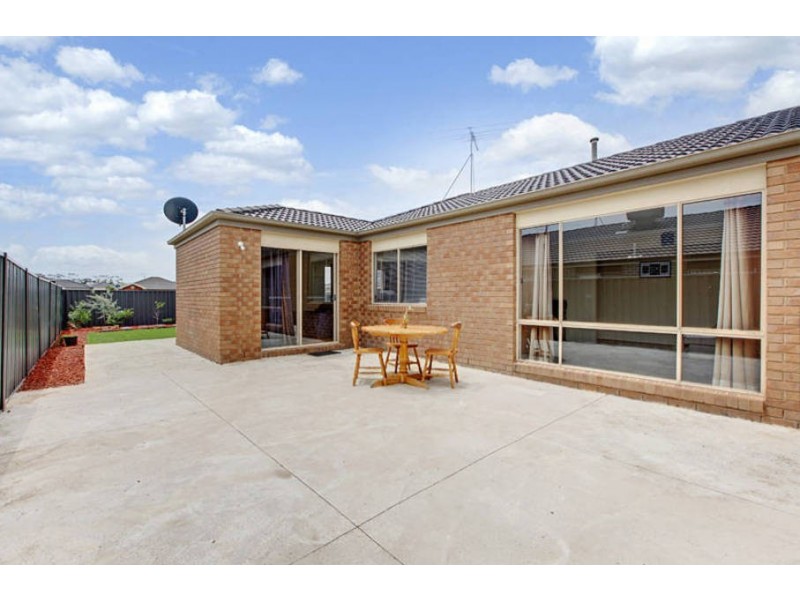 19 Bow Crescent, Wyndham Vale VIC 3024