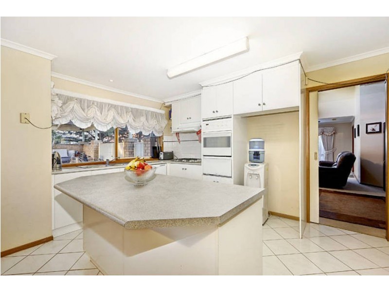 38 Angela Drive, Hoppers Crossing VIC 3029