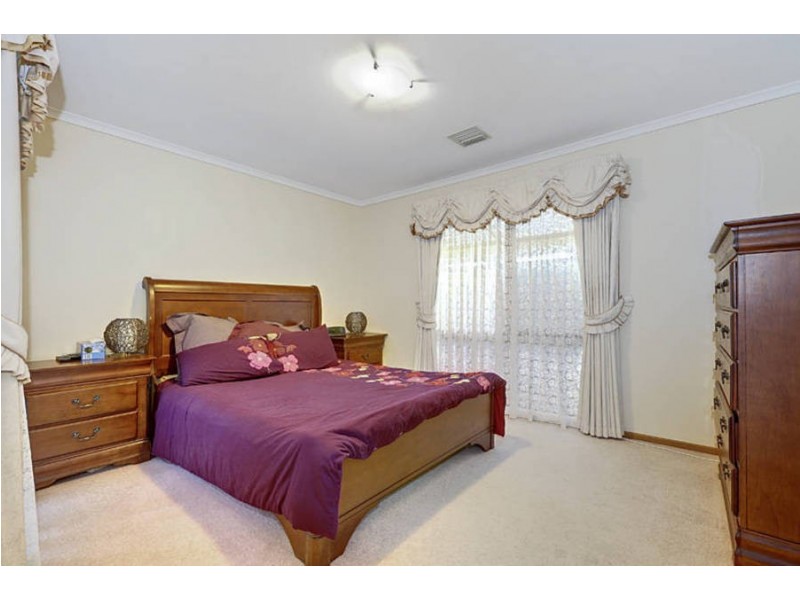 38 Angela Drive, Hoppers Crossing VIC 3029