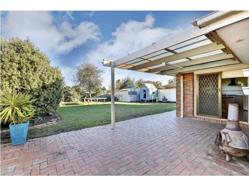 9 Moss Close, Hoppers Crossing VIC 3029