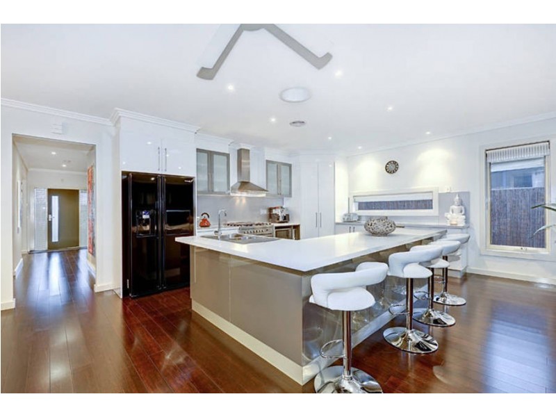 38 Hindmarsh Drive, Wyndham Vale VIC 3024