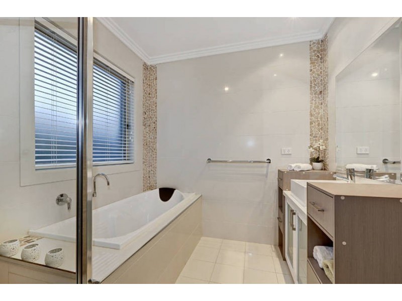 38 Hindmarsh Drive, Wyndham Vale VIC 3024