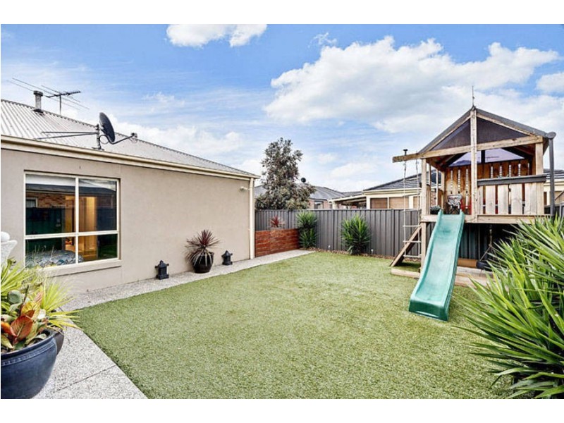 38 Hindmarsh Drive, Wyndham Vale VIC 3024