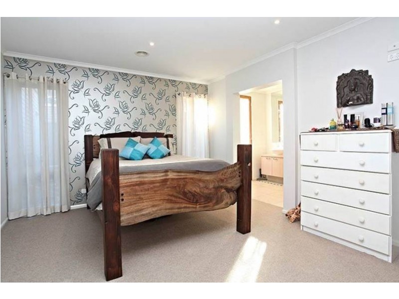 8 Penrose Promenade, Tarneit VIC 3029