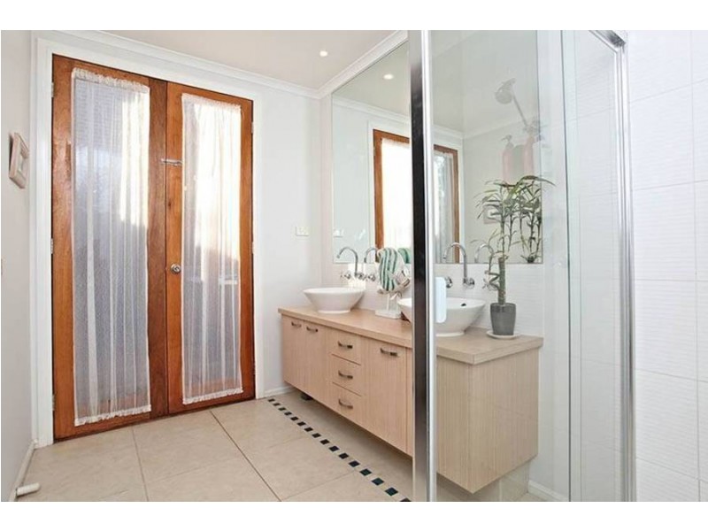 8 Penrose Promenade, Tarneit VIC 3029