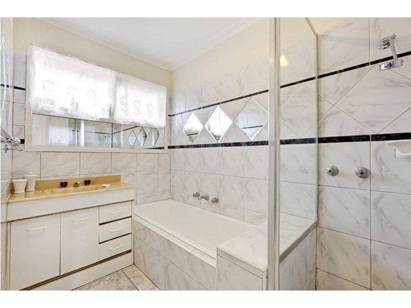 30 Grant Avenue, Werribee VIC 3030