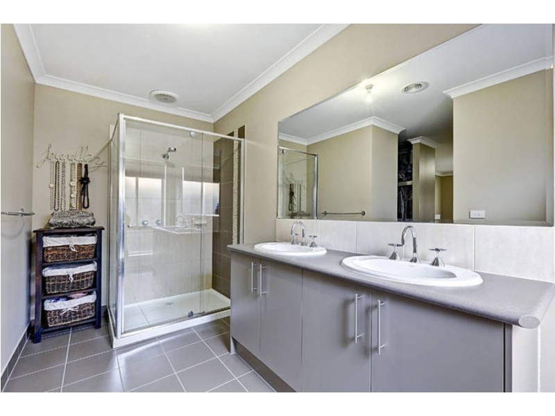 67 Kinglake Drive, Wyndham Vale VIC 3024