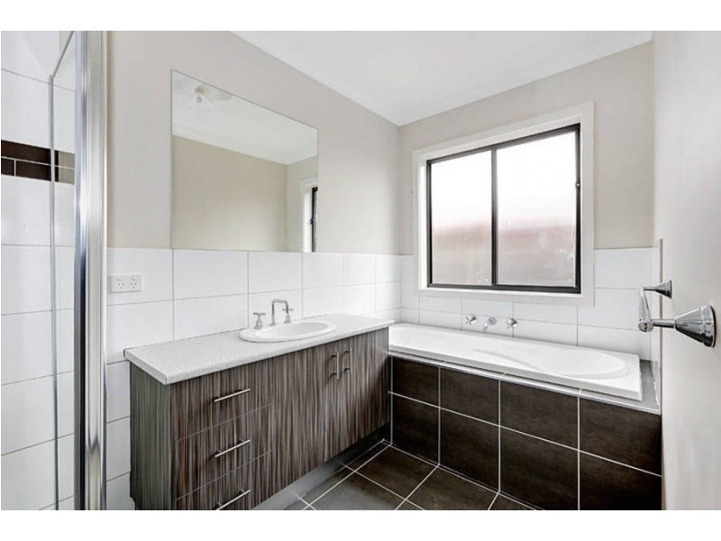 4B Yandina Road, Hoppers Crossing VIC 3029