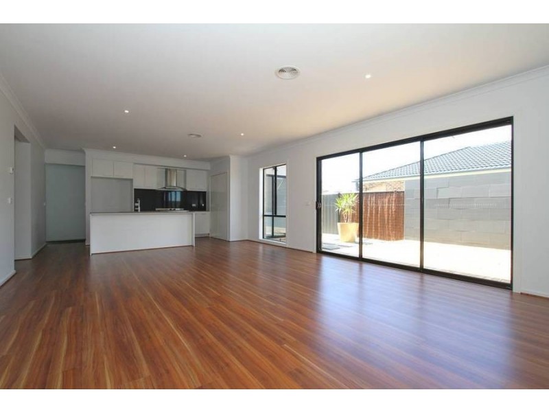 4 Kinnear Avenue, Tarneit VIC 3029