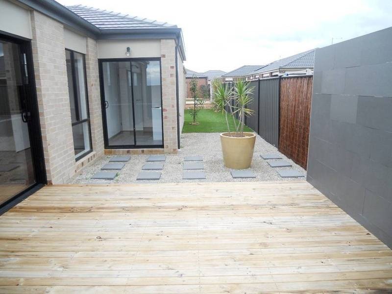 4 Kinnear Avenue, Tarneit VIC 3029