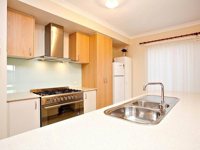 4 Gungurra Grove, Wyndham Vale VIC 3024