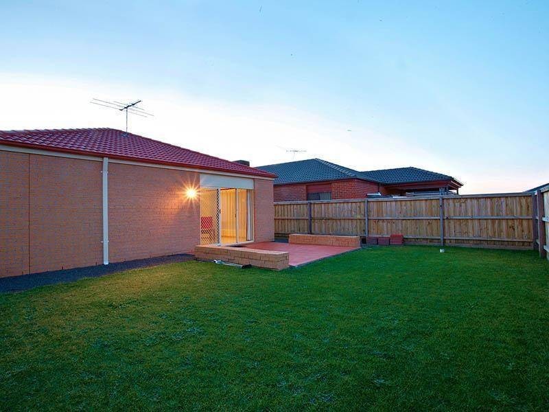 4 Gungurra Grove, Wyndham Vale VIC 3024