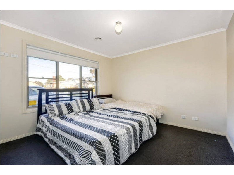 1/10 Dixon Avenue, Werribee VIC 3030