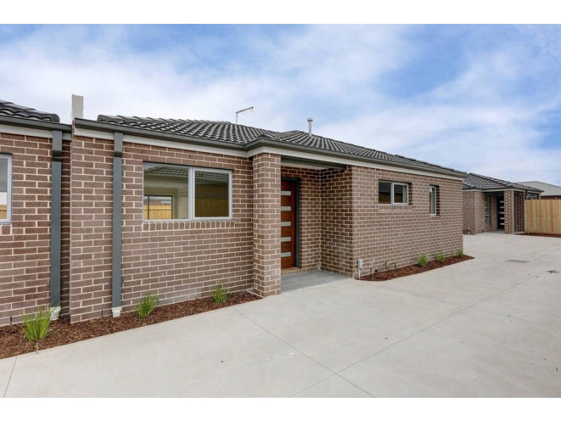 2 & 3/17 Claire Way, Tarneit VIC 3029