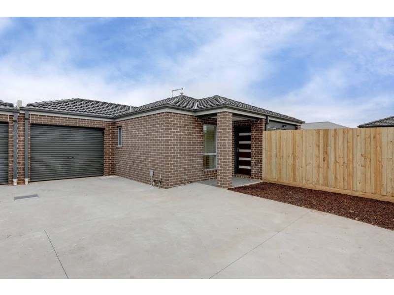 2 & 3/17 Claire Way, Tarneit VIC 3029