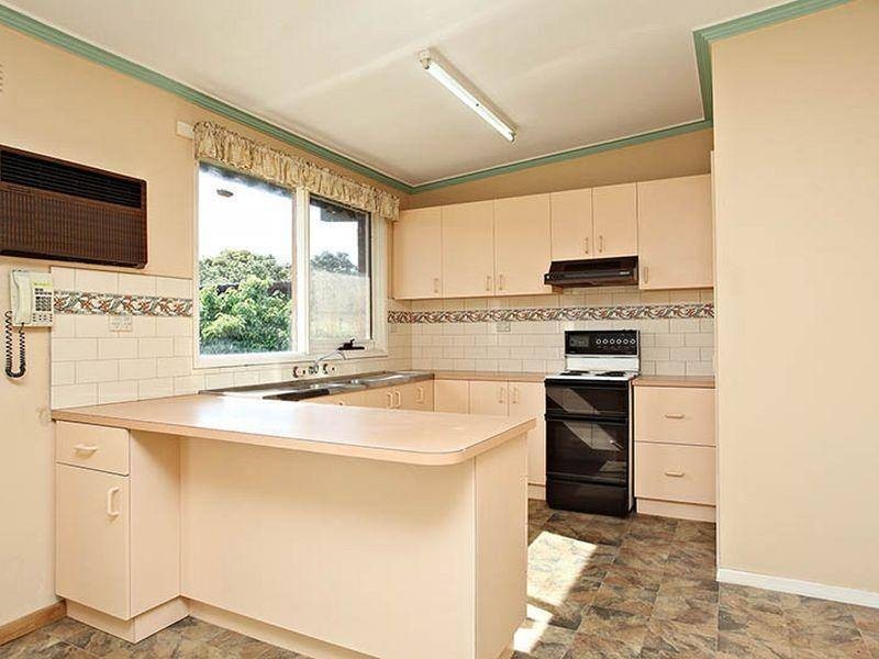 4 Whiton Grove, Wyndham Vale VIC 3024