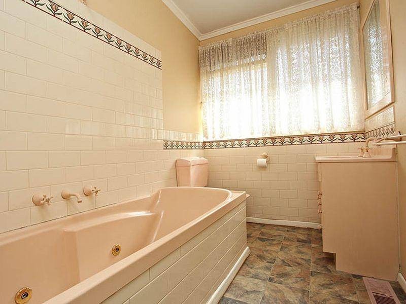 4 Whiton Grove, Wyndham Vale VIC 3024