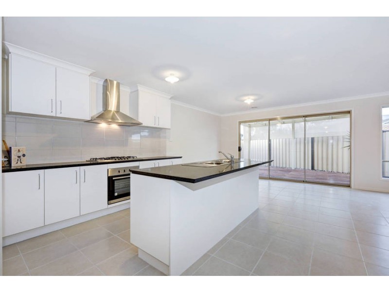 5 Wattle Avenue, Werribee VIC 3030