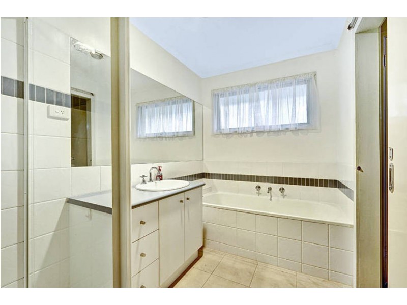 15 Virgilia Drive, Hoppers Crossing VIC 3029