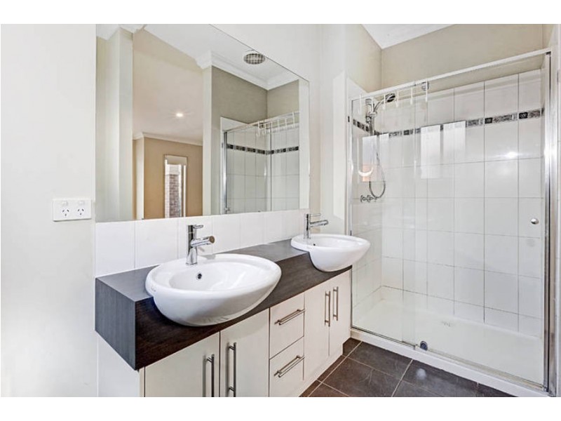 3 Parawong Parade, Wyndham Vale VIC 3024